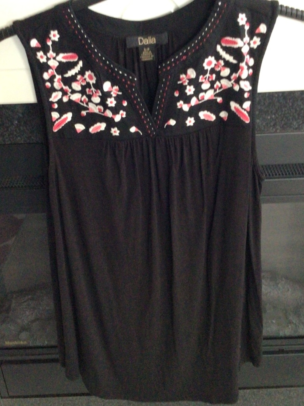 5/$25.00 Dalia embroidered sleeveless tank top size small